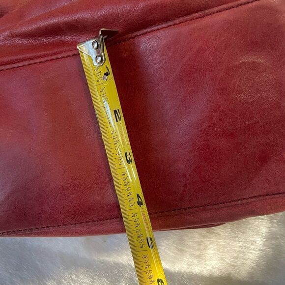 Badgley Mischka American Glamour soft leather  distressed red shoulder bag . - Picture 4 of 12
